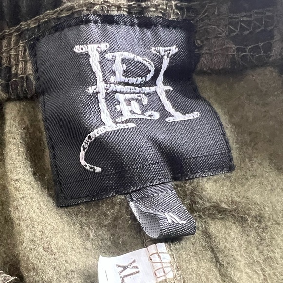 Ed Hardy Men’s Zebra Camo Jogger Sweatpants - Picture 9 of 11